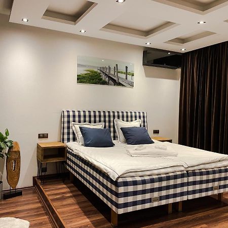 Apartment Lupacova プラハ エクステリア 写真